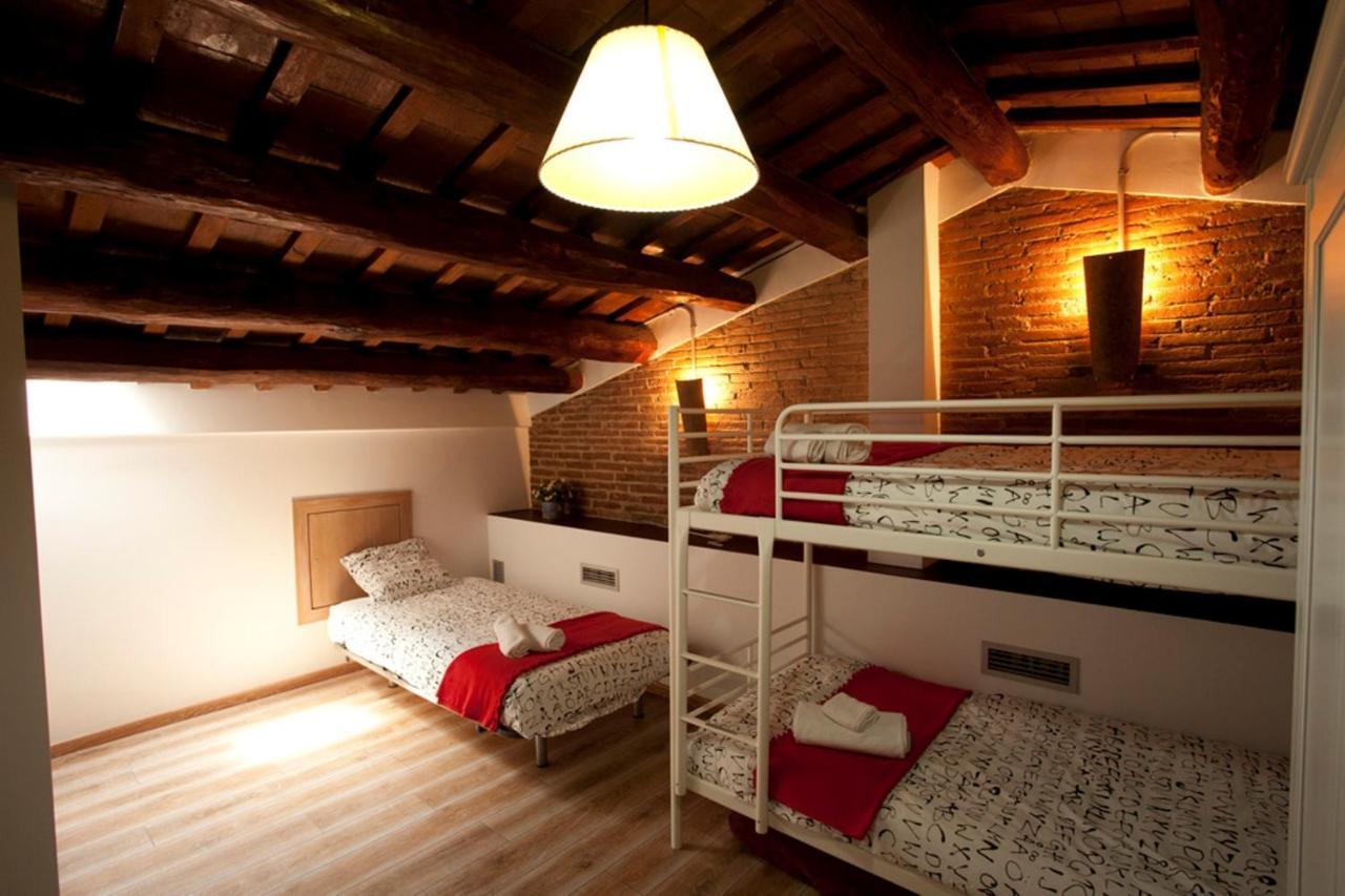 Coroleu House Barcelona Hostel Room photo