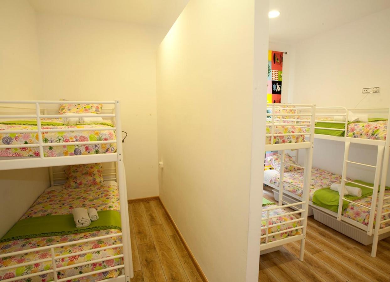 Coroleu House Barcelona Hostel Room photo