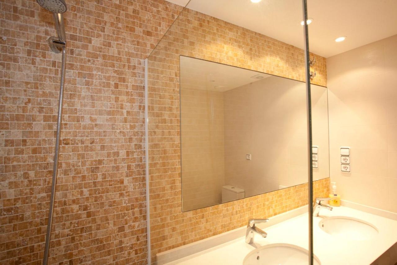 Coroleu House Barcelona Hostel Room photo
